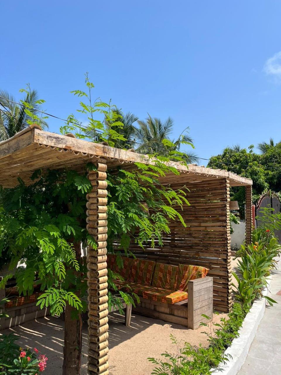 African Treasure Beach Resort Kokrobite Eksteriør billede